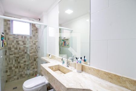 Banheiro de apartamento à venda com 2 quartos, 60m² em Vila Zamataro, Guarulhos