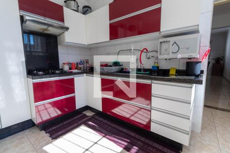 Casa à venda com 150m², 3 quartos e 6 vagasCozinha - Armários