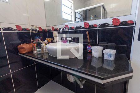 Casa à venda com 150m², 3 quartos e 6 vagasBanheiro 2