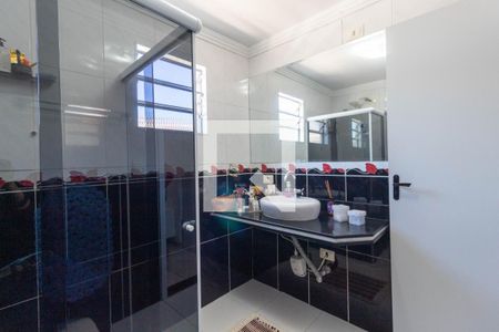 Casa à venda com 150m², 3 quartos e 6 vagasBanheiro da Suíte