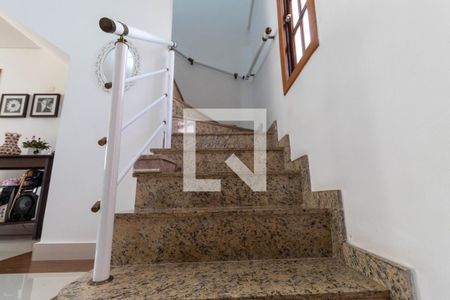 Escada de casa à venda com 3 quartos, 150m² em Vila Talarico, São Paulo