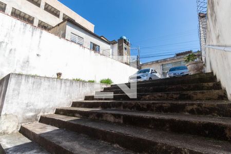 Casa à venda com 150m², 3 quartos e 6 vagasEscada