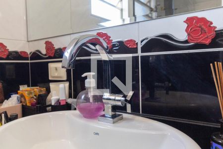 Casa à venda com 150m², 3 quartos e 6 vagasBanheiro - torneira