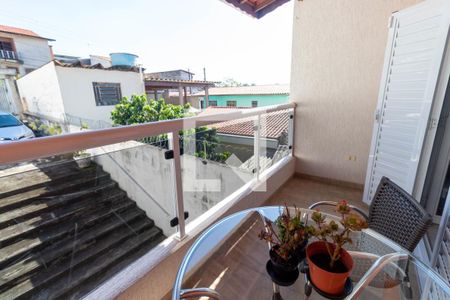 Casa à venda com 150m², 3 quartos e 6 vagasVaranda