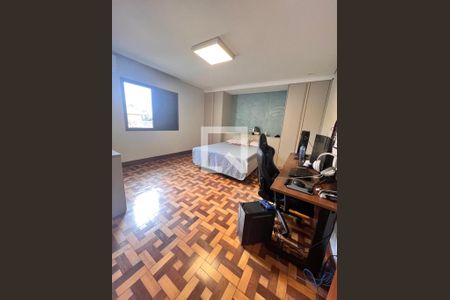 Casa à venda com 600m², 5 quartos e 4 vagasSuíte 1
