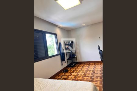 Casa à venda com 600m², 5 quartos e 4 vagasQuarto 2