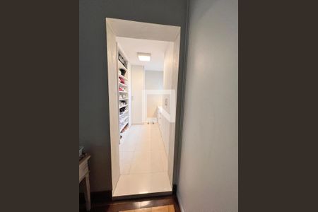 Casa à venda com 600m², 5 quartos e 4 vagasCloset