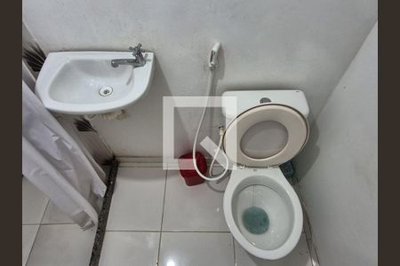 Banheiro de casa para alugar com 1 quarto, 60m² em Recreio dos Bandeirantes, Rio de Janeiro