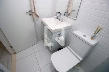 Banheiro de apartamento à venda com 2 quartos, 75m² em Vila Suzana, São Paulo