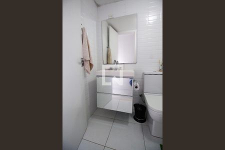 Banheiro de apartamento à venda com 2 quartos, 75m² em Vila Suzana, São Paulo