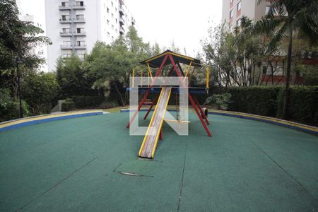 Apartamento à venda com 75m², 2 quartos e 1 vaga Apartamento à venda com 75m², 2 quartos e 1 vagaÁrea comum - Playground