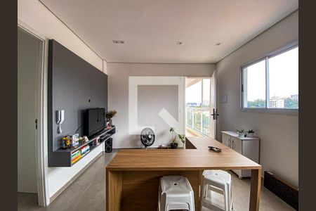 Sala/Cozinha de apartamento para alugar com 1 quarto, 28m² em Jardim Trussardi, São Paulo