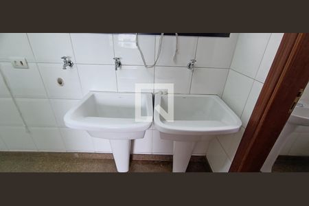 Apartamento para alugar com 240m², 4 quartos e 4 vagas Apartamento para alugar com 240m², 4 quartos e 4 vagasÁrea de Serviço