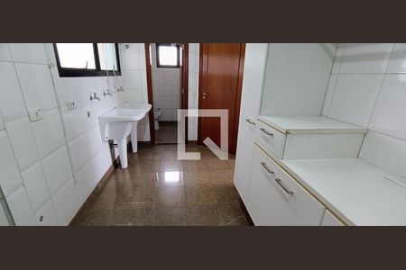 Apartamento para alugar com 240m², 4 quartos e 4 vagas Apartamento para alugar com 240m², 4 quartos e 4 vagasÁrea de Serviço