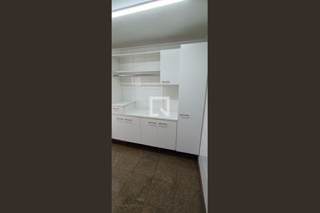 Apartamento para alugar com 240m², 4 quartos e 4 vagas Apartamento para alugar com 240m², 4 quartos e 4 vagasÁrea de Serviço