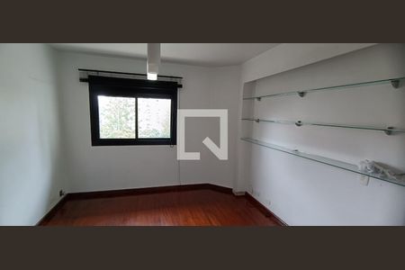 Apartamento para alugar com 240m², 4 quartos e 4 vagas Apartamento para alugar com 240m², 4 quartos e 4 vagasQuarto