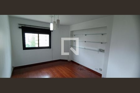 Apartamento para alugar com 240m², 4 quartos e 4 vagas Apartamento para alugar com 240m², 4 quartos e 4 vagasQuarto
