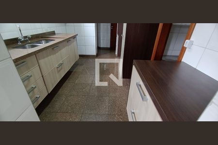 Apartamento para alugar com 240m², 4 quartos e 4 vagas Apartamento para alugar com 240m², 4 quartos e 4 vagasCozinha