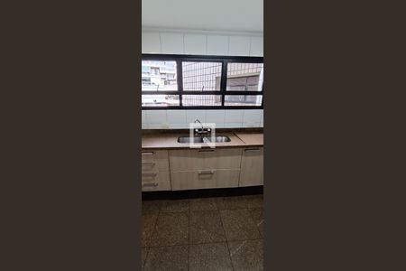 Apartamento para alugar com 240m², 4 quartos e 4 vagas Apartamento para alugar com 240m², 4 quartos e 4 vagasCozinha