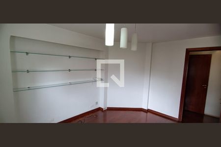 Apartamento para alugar com 240m², 4 quartos e 4 vagas Apartamento para alugar com 240m², 4 quartos e 4 vagasQuarto