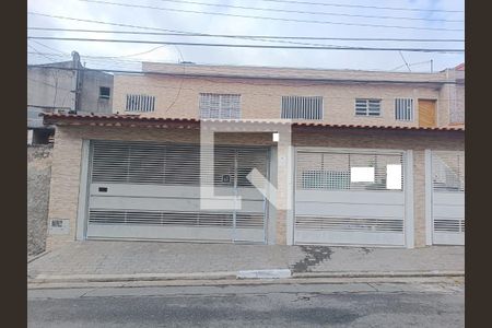 Casa à venda com 200m², 2 quartos e 3 vagasFachada