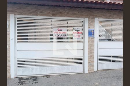 Casa à venda com 200m², 2 quartos e 3 vagasFachada