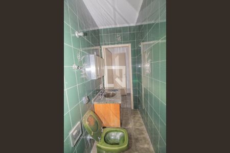 Casa à venda com 200m², 2 quartos e 3 vagasBanheiro - Casa 2