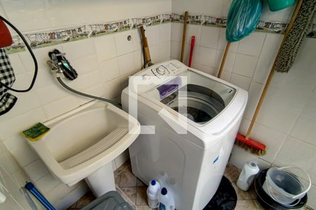 Casa à venda com 109m², 3 quartos e 2 vagasÁrea de serviço