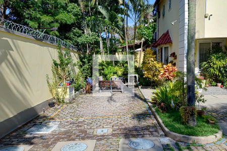 Casa à venda com 109m², 3 quartos e 2 vagasÁrea externa