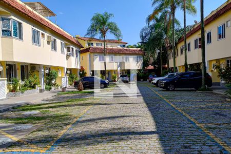 Casa à venda com 109m², 3 quartos e 2 vagasÁrea externa