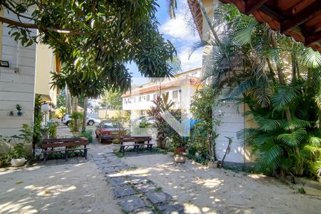 Casa à venda com 109m², 3 quartos e 2 vagasÁrea externa