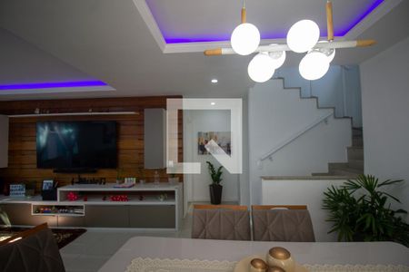 Sala de casa de condomínio à venda com 4 quartos, 260m² em Vargem Grande, Rio de Janeiro