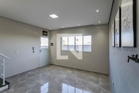 Sala de casa de condomínio para alugar com 2 quartos, 80m² em Vila São Sebastião, Mogi das Cruzes