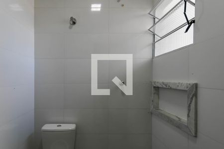 Casa de condomínio para alugar com 80m², 2 quartos e 1 vagaBanheiro - Quarto 1 - Suíte