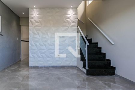 Sala de casa de condomínio para alugar com 2 quartos, 80m² em Vila São Sebastião, Mogi das Cruzes