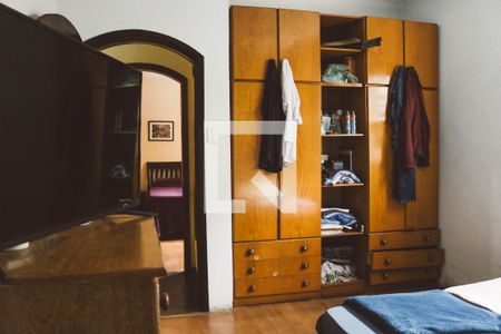 Casa à venda com 330m², 4 quartos e 4 vagas Casa à venda com 330m², 4 quartos e 4 vagasQuarto 1