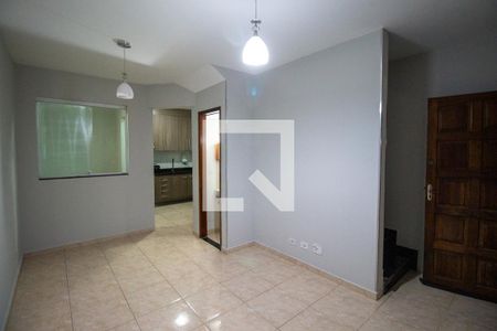 Sala de casa de condomínio para alugar com 2 quartos, 60m² em Parada Xv de Novembro, São Paulo