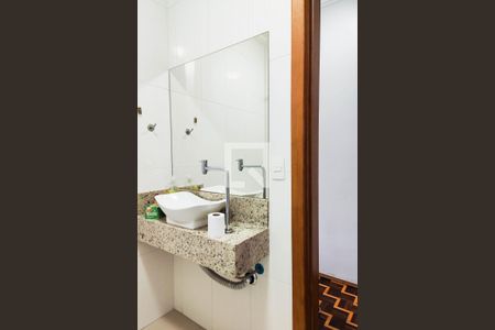 Casa à venda com 180m², 3 quartos e 2 vagasBanheiro Social