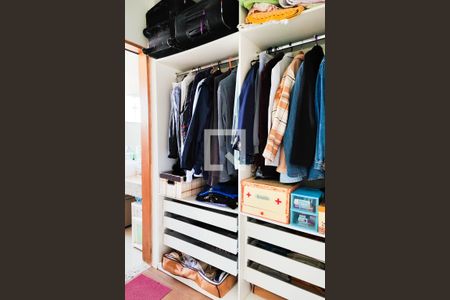 Casa à venda com 180m², 3 quartos e 2 vagasCloset da Suite 1