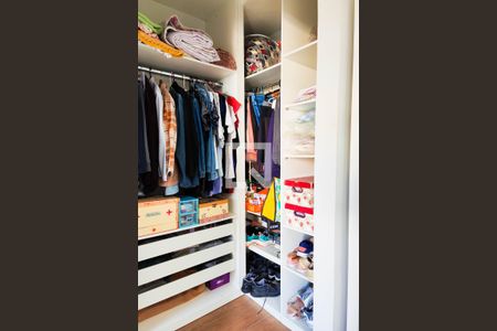 Casa à venda com 180m², 3 quartos e 2 vagasCloset da Suite 1