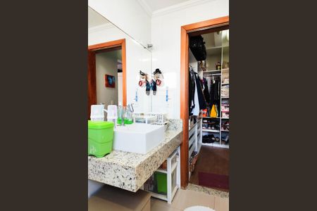 Casa à venda com 180m², 3 quartos e 2 vagasBanheiro da Suite 1