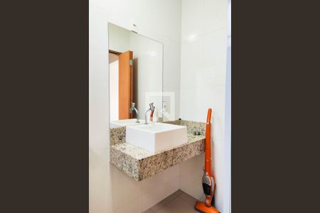 Casa à venda com 180m², 3 quartos e 2 vagasBanheiro da Suite 2