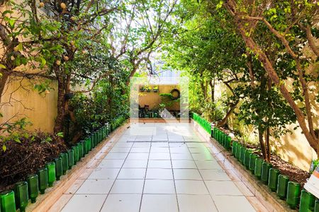 Casa à venda com 180m², 3 quartos e 2 vagasQuintal