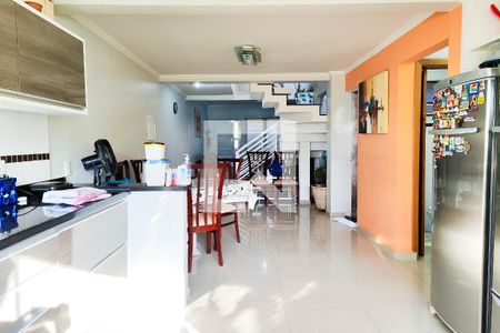 Casa à venda com 180m², 3 quartos e 2 vagasCozinha
