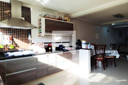 Casa à venda com 180m², 3 quartos e 2 vagasCozinha