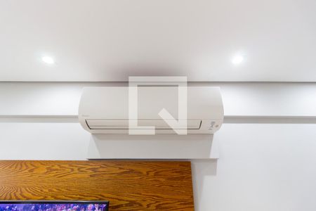 Detalhe - Sala de apartamento à venda com 2 quartos, 70m² em Vila Bertioga, São Paulo