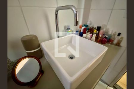 Casa à venda com 345m², 3 quartos e 4 vagasBanheiro 2