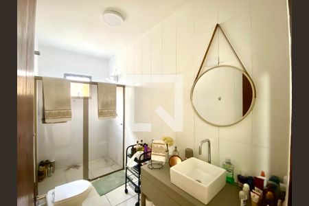 Casa à venda com 345m², 3 quartos e 4 vagasBanheiro 1