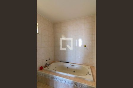 Casa à venda com 350m², 4 quartos e 3 vagas Casa à venda com 350m², 4 quartos e 3 vagasSuíte