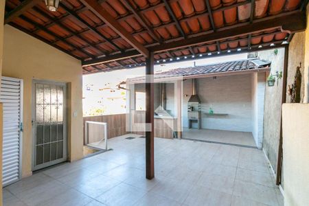 Casa à venda com 350m², 4 quartos e 3 vagas Casa à venda com 350m², 4 quartos e 3 vagasÁrea Externa